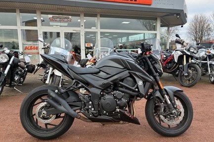 Suzuki GSX-S750