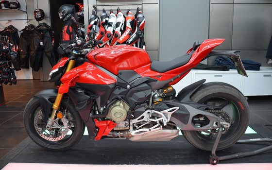 Gebrauchtmotorrad Ducati Streetfighter V4 S - Bild 1