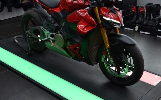 Gebrauchtmotorrad Ducati Streetfighter V4 S - Bild 3