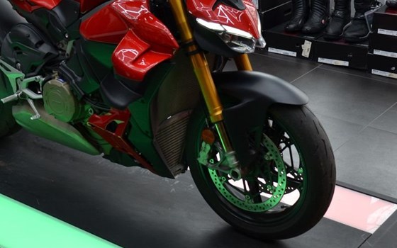 Gebrauchtmotorrad Ducati Streetfighter V4 S - Bild 6