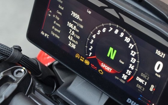 Gebrauchtmotorrad Ducati Streetfighter V4 S - Bild 9