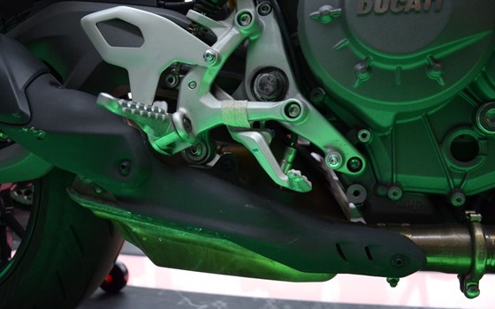 Gebrauchtmotorrad Ducati Streetfighter V2 - Bild 12