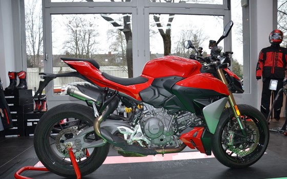 Gebrauchtmotorrad Ducati Streetfighter V2 - Bild 2