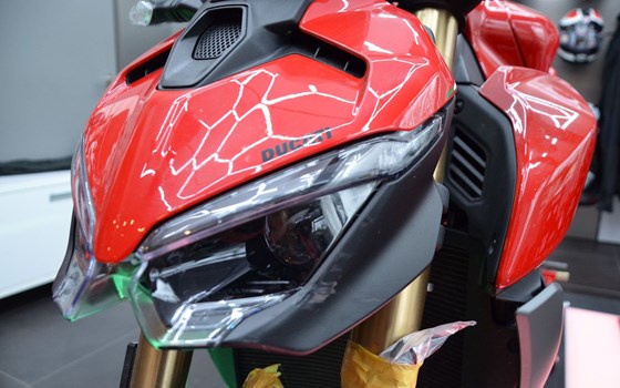 Gebrauchtmotorrad Ducati Streetfighter V2 - Bild 9