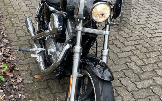 Gebrauchtmotorrad Harley-Davidson Sportster XL 883 L SuperLow - Bild 5