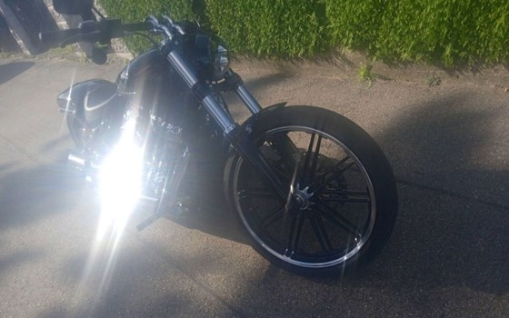 Gebrauchtmotorrad Harley-Davidson Softail Breakout FXSB - Bild 3