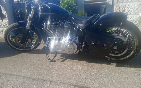 Gebrauchtmotorrad Harley-Davidson Softail Breakout FXSB - Bild 4