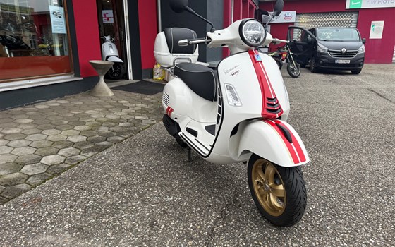 Gebrauchtmotorrad Vespa GTS 125 Racing Sixties - Bild 3