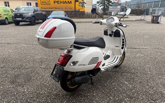 Gebrauchtmotorrad Vespa GTS 125 Racing Sixties - Bild 5