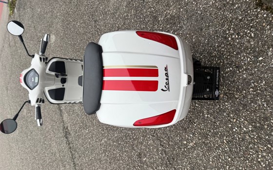 Gebrauchtmotorrad Vespa GTS 125 Racing Sixties - Bild 7