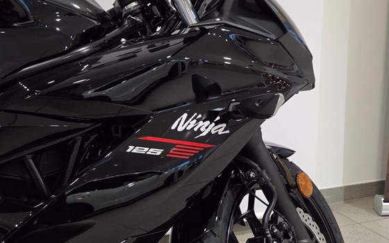 Neufahrzeug Kawasaki Ninja 125 - Bild 4