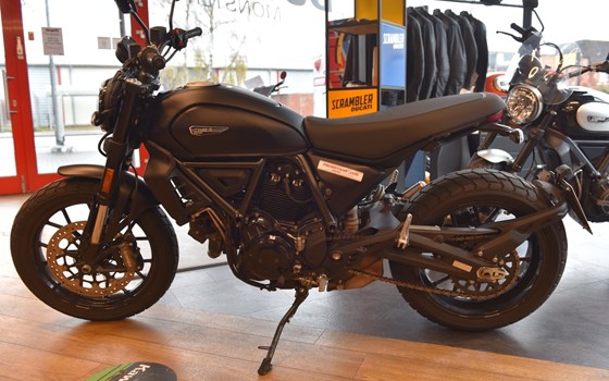 Gebrauchtmotorrad Ducati Scrambler Icon Dark - Bild 1