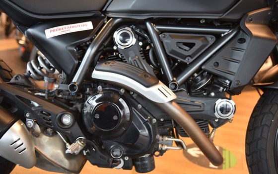 Gebrauchtmotorrad Ducati Scrambler Icon Dark - Bild 6