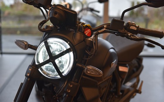 Gebrauchtmotorrad Ducati Scrambler Icon Dark - Bild 9