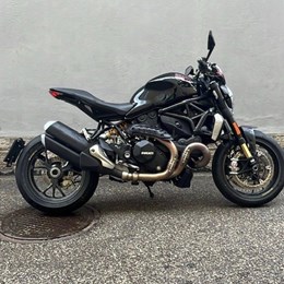 GEBRAUCHTFAHRZEUG Ducati Monster 1200 R