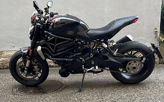 Gebrauchtmotorrad Ducati Monster 1200 R - Bild 2