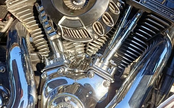 Gebrauchtmotorrad Harley-Davidson CVO FLHTCUSE Ultra Classic Electra Glide - Bild 2