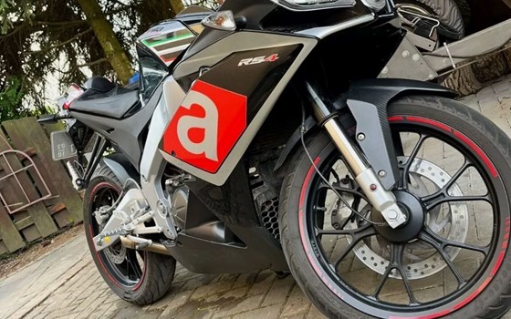 Gebrauchtmotorrad Aprilia RS4 125 - Bild 1