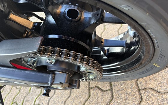 Gebrauchtmotorrad Honda CBR1000RR-R Fireblade - Bild 8