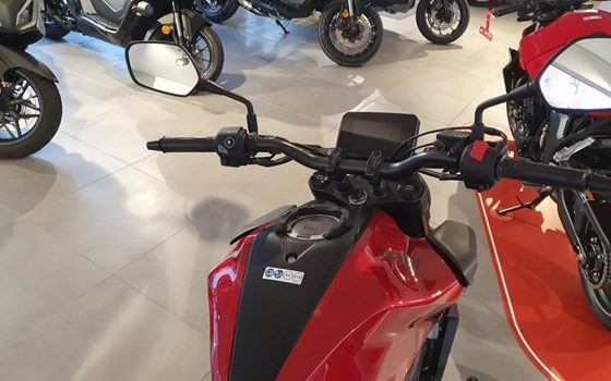 Gebrauchtmotorrad Honda CB125R - Bild 11