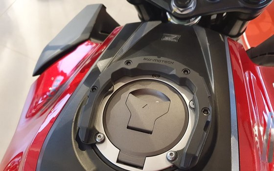 Gebrauchtmotorrad Honda CB125R - Bild 12