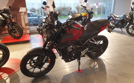 Gebrauchtmotorrad Honda CB125R - Bild 2