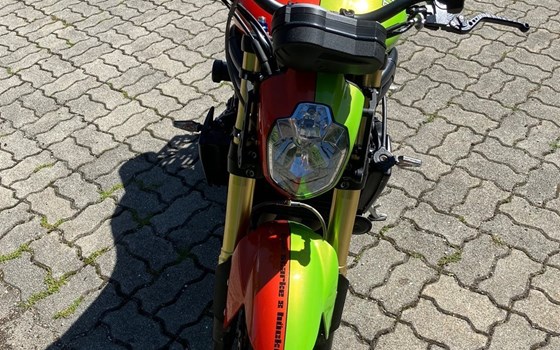 Gebrauchtmotorrad Triumph Speed Triple 1050 - Bild 1