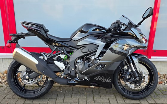 Neufahrzeug Kawasaki Ninja ZX-4RR - Bild 5