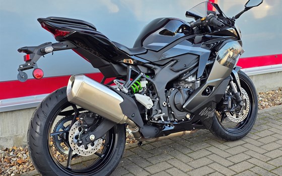 Neufahrzeug Kawasaki Ninja ZX-4RR - Bild 3