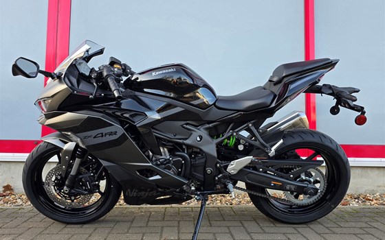 Neufahrzeug Kawasaki Ninja ZX-4RR - Bild 6
