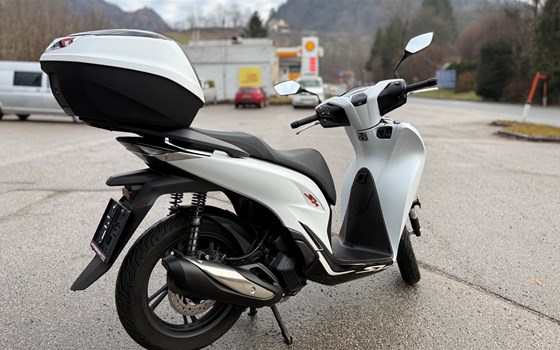 Gebrauchtmotorrad Honda SH125i - Bild 3