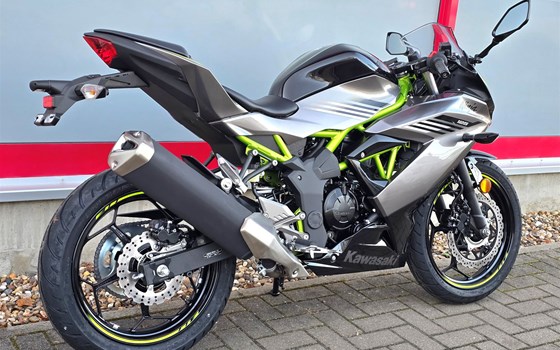 Neufahrzeug Kawasaki Ninja 125 - Bild 3