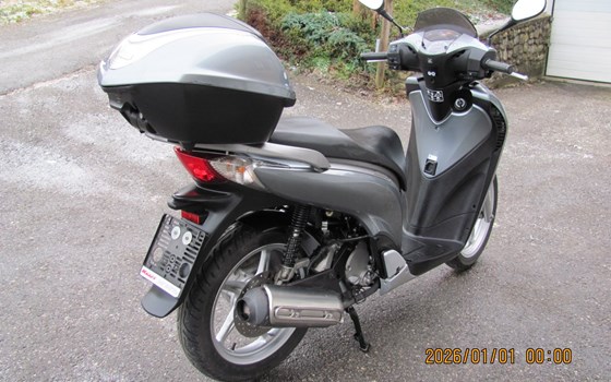 Gebrauchtmotorrad Honda SH125i - Bild 6