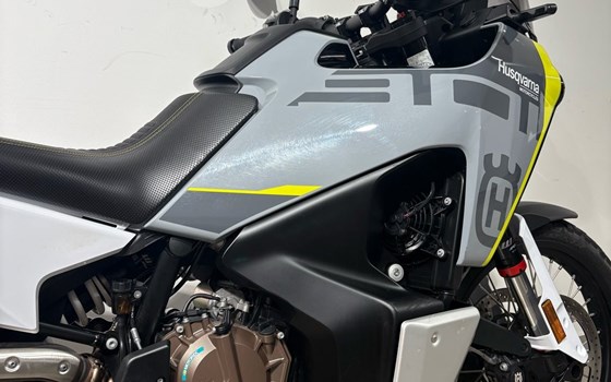 Gebrauchtmotorrad Husqvarna Norden 901 - Bild 3