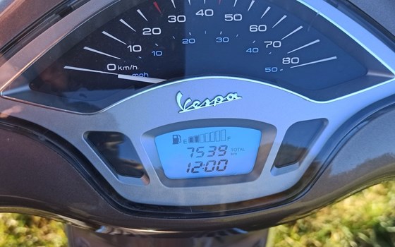 Gebrauchtmotorrad Vespa Primavera 50 4T - Bild 4