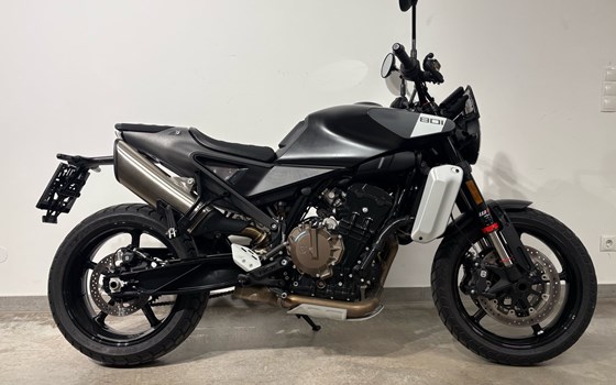 Gebrauchtmotorrad Husqvarna Svartpilen 801 - Bild 1