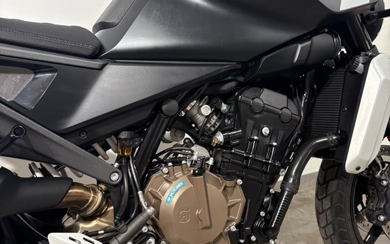 Gebrauchtmotorrad Husqvarna Svartpilen 801 - Bild 3