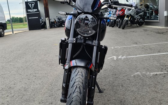 Gebrauchtmotorrad Triumph Trident 660 Triple Tribute - Bild 6