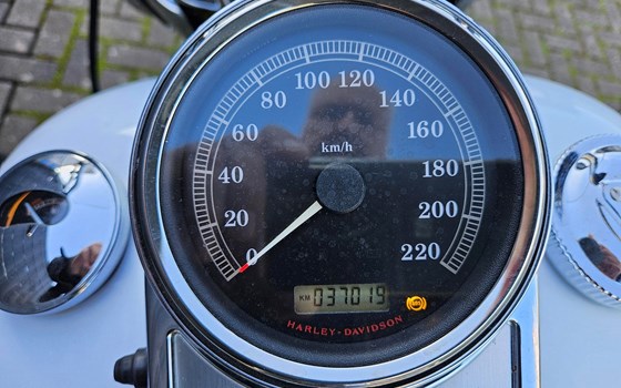 Gebrauchtmotorrad Harley-Davidson Road King Classic FLHRC - Bild 8