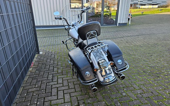 Gebrauchtmotorrad Harley-Davidson Road King Classic FLHRC - Bild 6