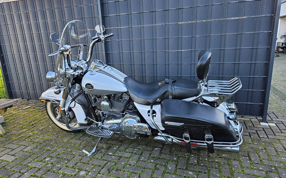 Gebrauchtmotorrad Harley-Davidson Road King Classic FLHRC - Bild 5