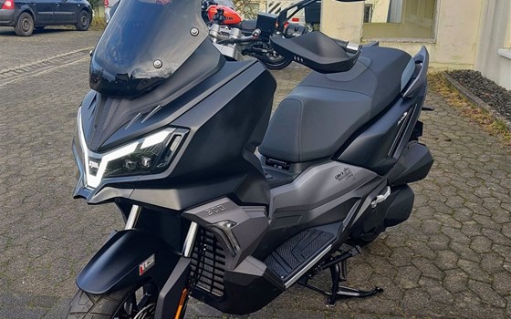 Gebrauchtmotorrad Sym ADX 300 - Bild 1