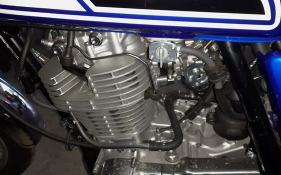 Gebrauchtmotorrad Yamaha SR 400 - Bild 2