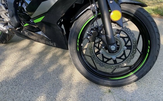 Gebrauchtmotorrad Kawasaki Ninja 125 - Bild 2