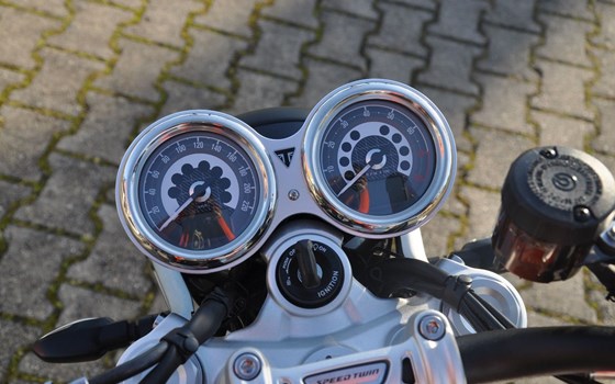 Gebrauchtmotorrad Triumph Speed Twin 1200 - Bild 10