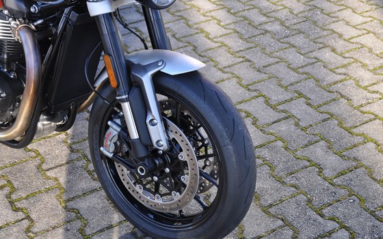 Gebrauchtmotorrad Triumph Speed Twin 1200 - Bild 17