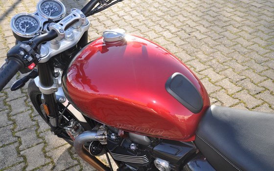 Gebrauchtmotorrad Triumph Speed Twin 1200 - Bild 8