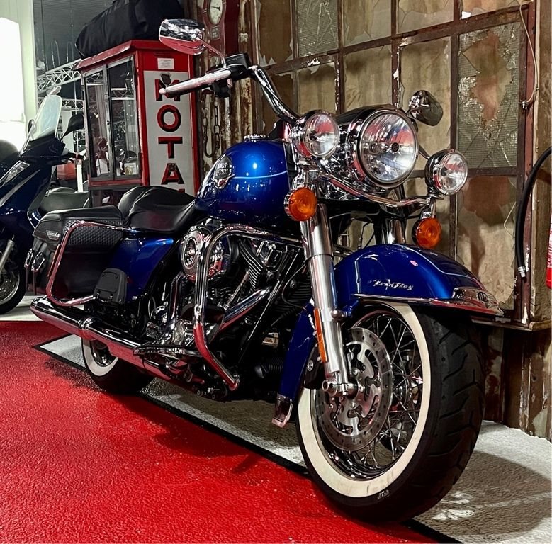 Harley-Davidson Road King Custom FLHRS