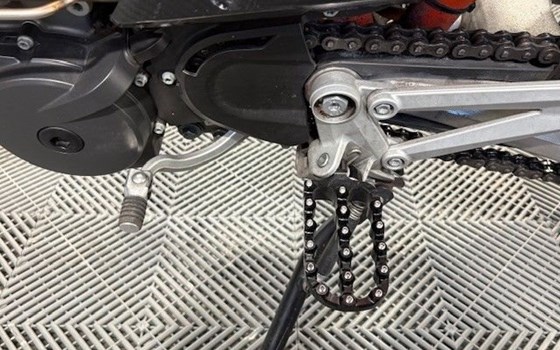 Gebrauchtmotorrad KTM 690 SMC R - Bild 8