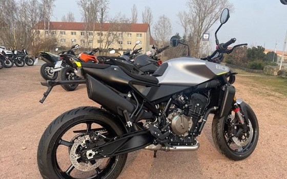 Gebrauchtmotorrad Husqvarna Vitpilen 801 - Bild 1